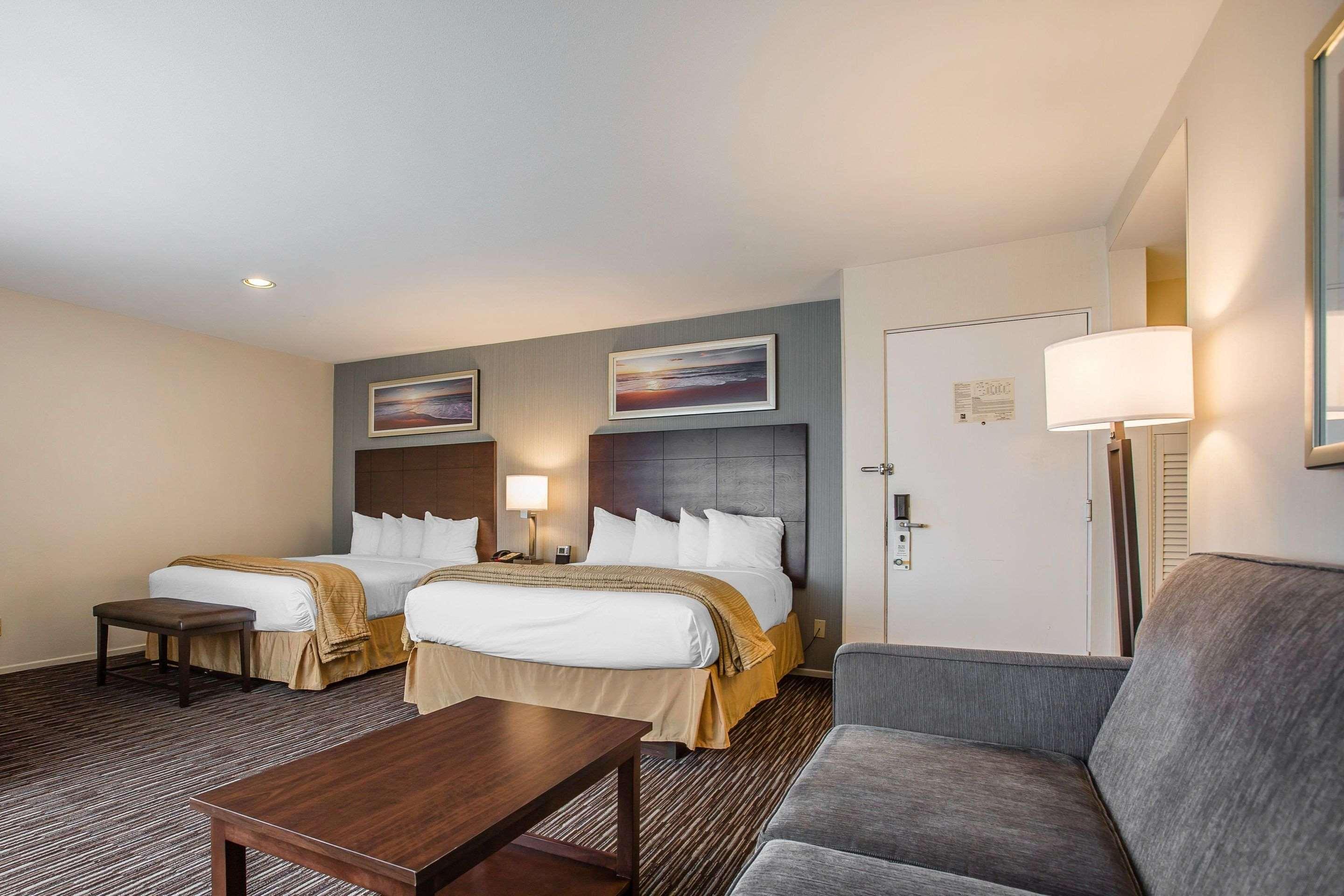 Quality Inn & Suites Хермоса-Бич Экстерьер фото