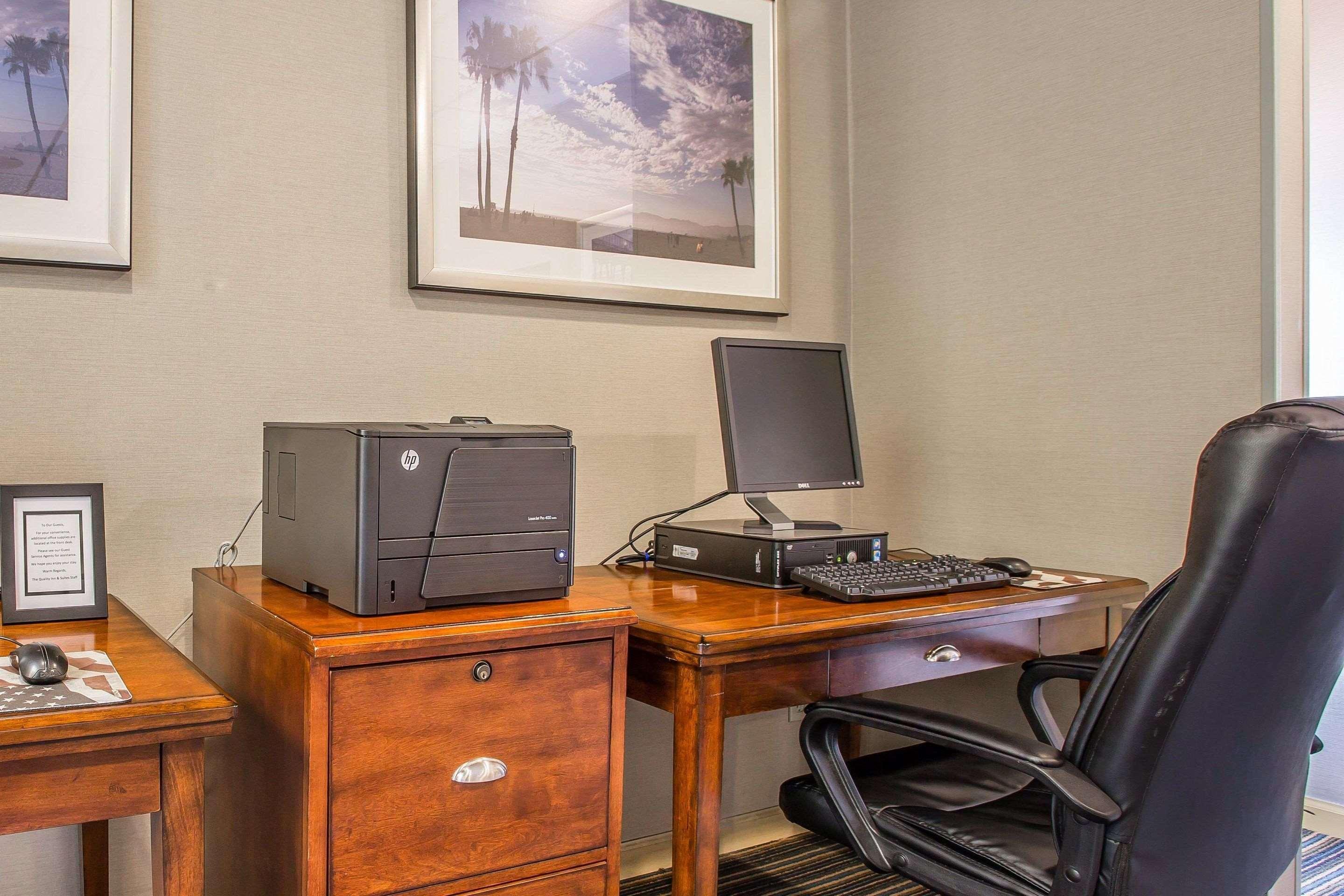 Quality Inn & Suites Хермоса-Бич Экстерьер фото